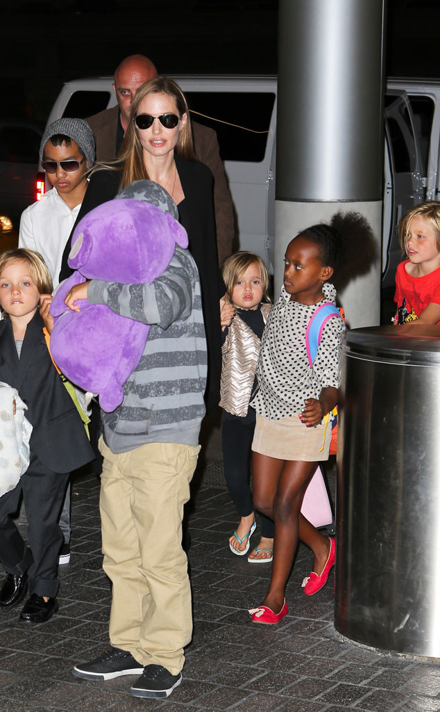 Angelina Jolie, Maddox, Pax, Zahara, Shiloh, Vivienne, Knox Angelina Jolie, Maddox, Pax, Zahara, Shiloh, Vivienne, Knox